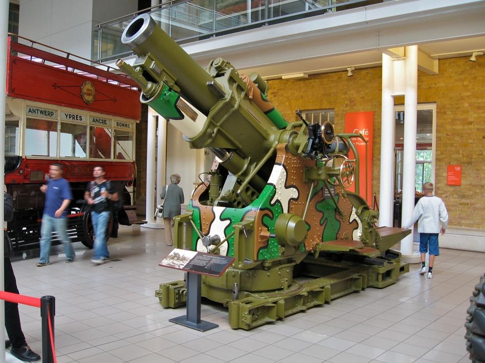 图为英国的bl 9.2-inch型榴弹炮,该型榴弹炮是在1913年设计的.