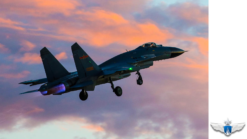 疑似国产新型歼16战机猛图曝光