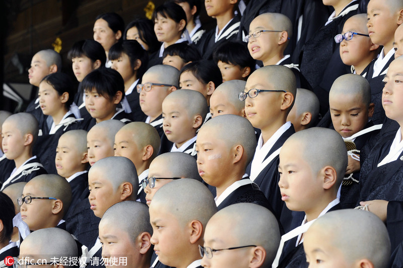 光头小孩男生图片