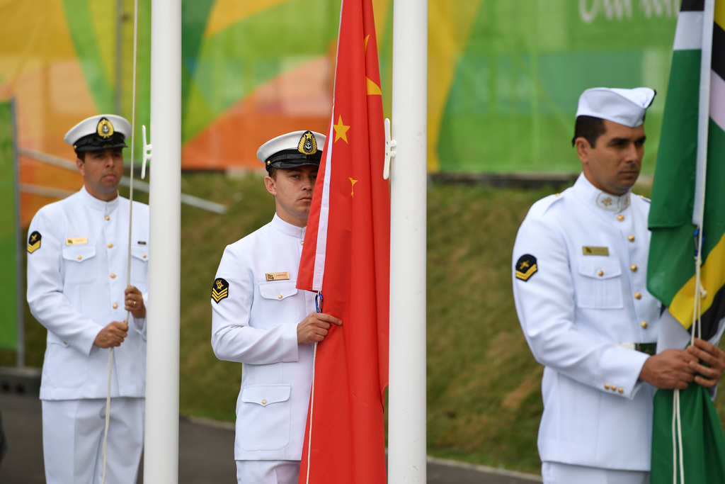 中国代表团奥运村升旗