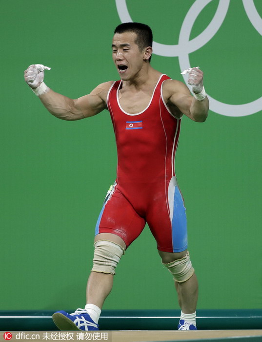 龙清泉最大的对手——朝鲜选手严润哲在现场比赛.