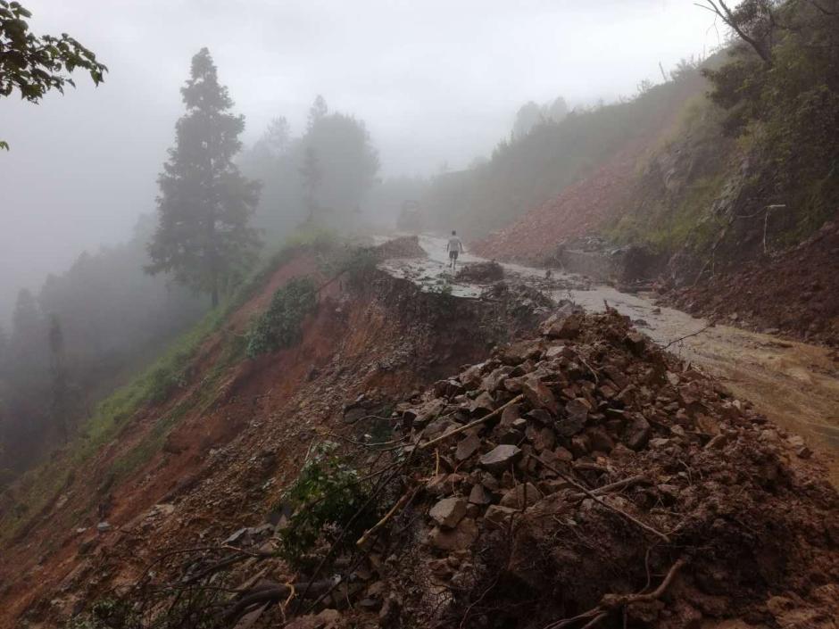 9 广西龙胜遭遇特大暴雨 河水暴涨致部分山体滑坡