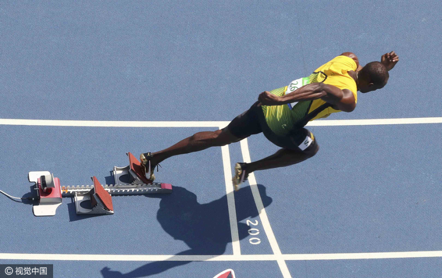 12 逆天 魔性!博尔特冲刺三次扭头看镜头