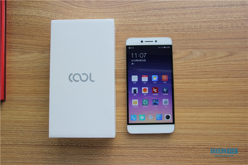 酷派cool1手机图赏 性价比超高的双摄像头手机