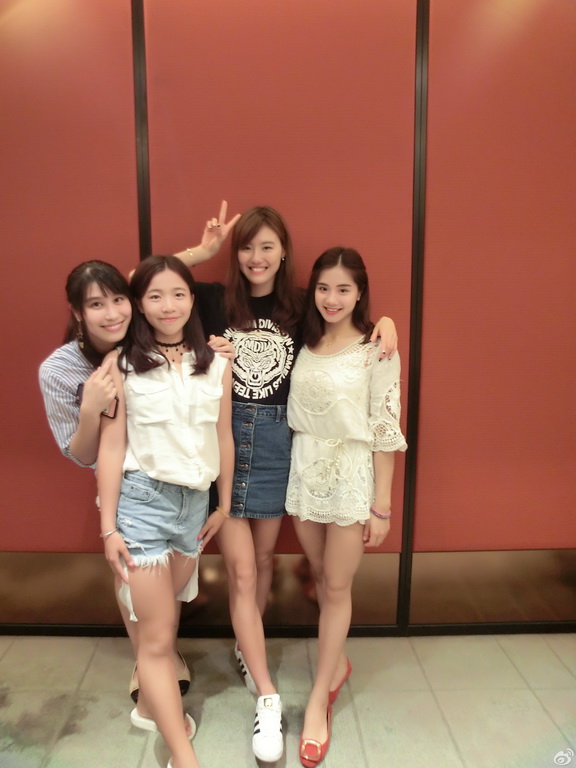 游泳女神刘湘庆生晒照 笑容甜美颜值爆表