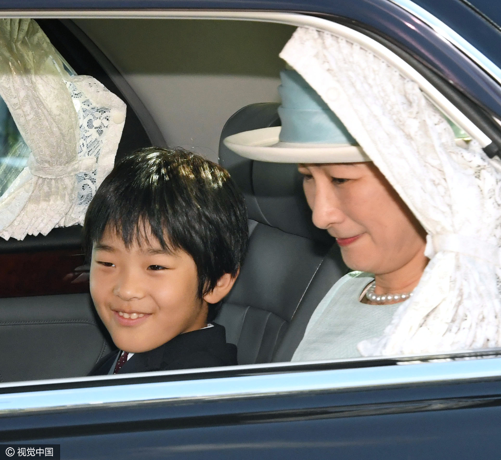 日本明仁天皇小皇孙悠仁亲王满十岁对镜头甜笑