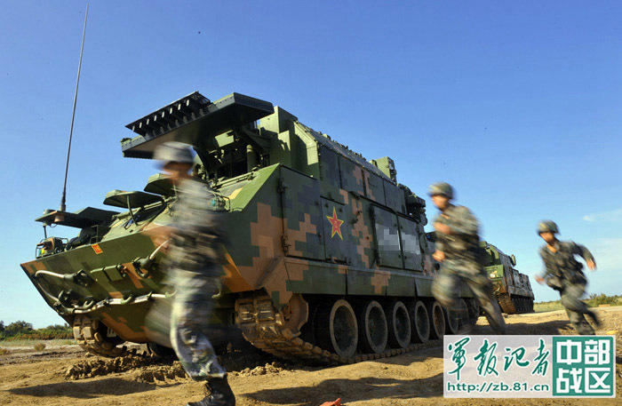 解放军红旗17导弹罕见亮相