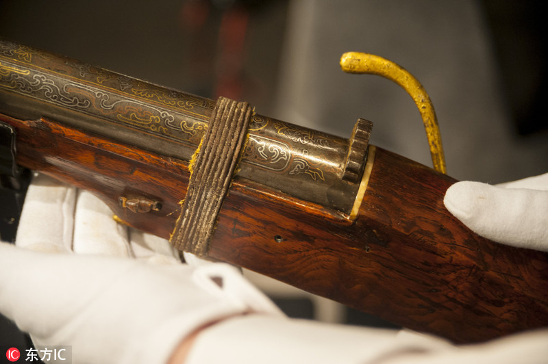 英国将拍卖中国宋清文物包括乾隆火枪和玉玺