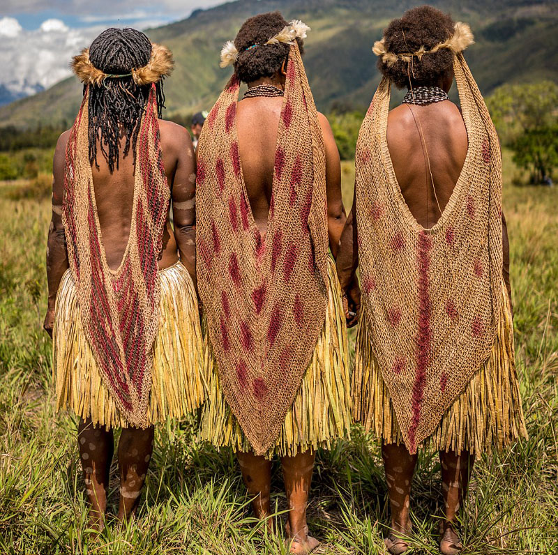 3 印尼达尼部落男性不穿内裤 着装独特