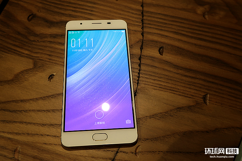 9 双1600万自拍神器!小辣椒x7静态欣赏