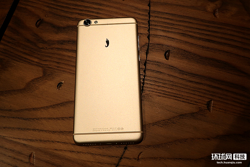 9 双1600万自拍神器!小辣椒x7静态欣赏