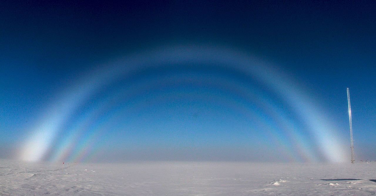 罕见苏格兰高地现白色彩虹