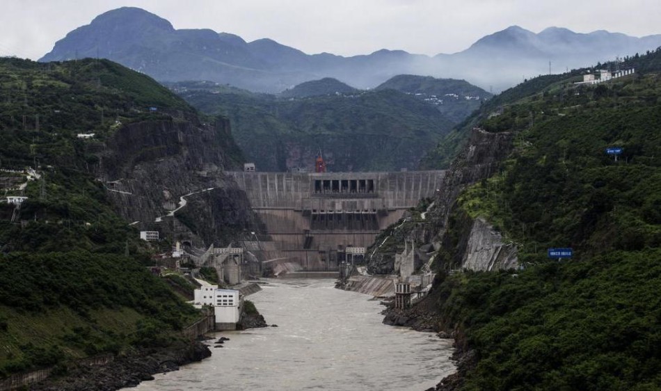 13 航拍金沙江梯級電站 咆哮江水變水庫群