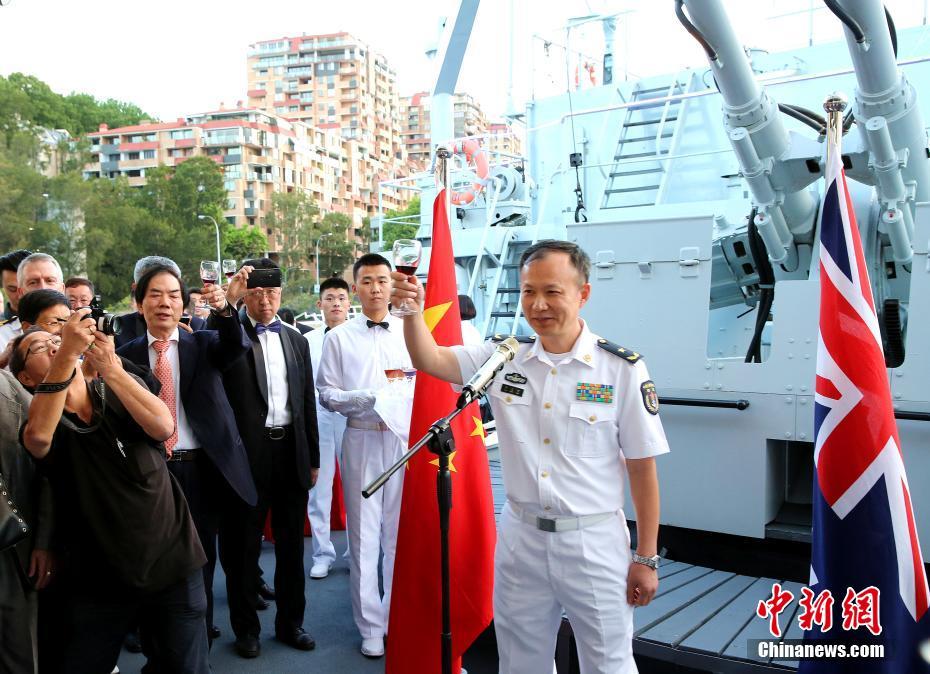 中国海军在悉尼与澳军一展歌喉