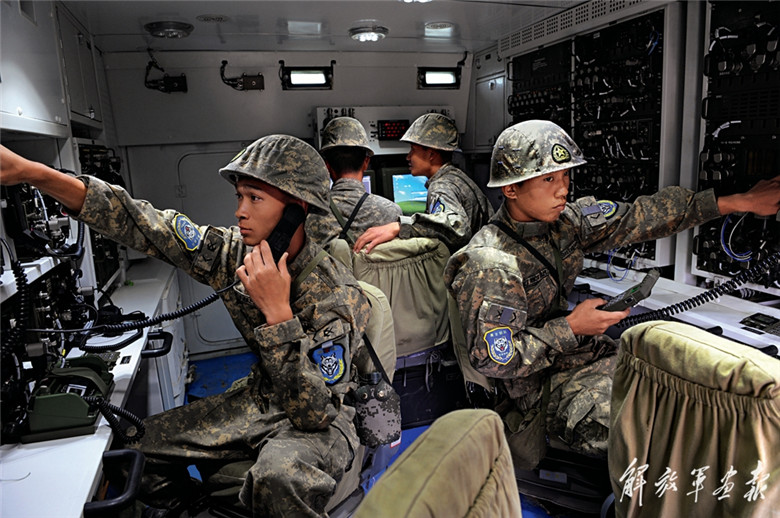 解放军蓝军部队迷彩酷似美军