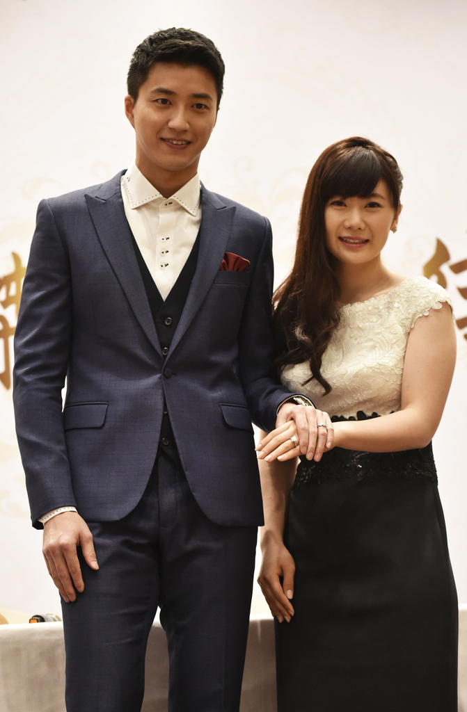 福原爱德国婚纱照曝光 明年1月1日举行婚礼