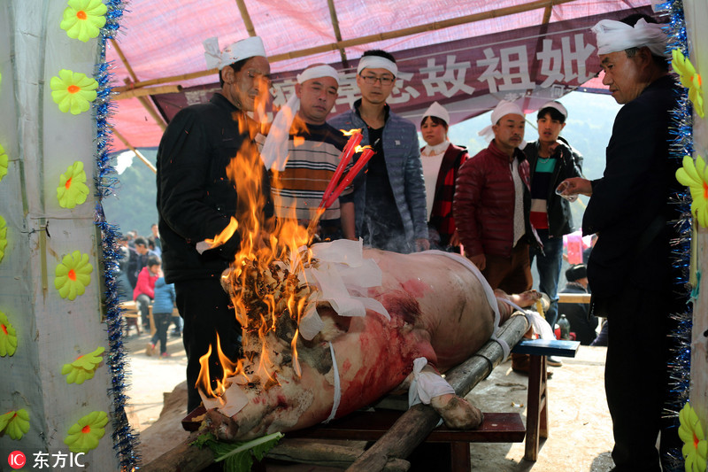 贵州丧事当喜事杀猪奏乐宴请200桌