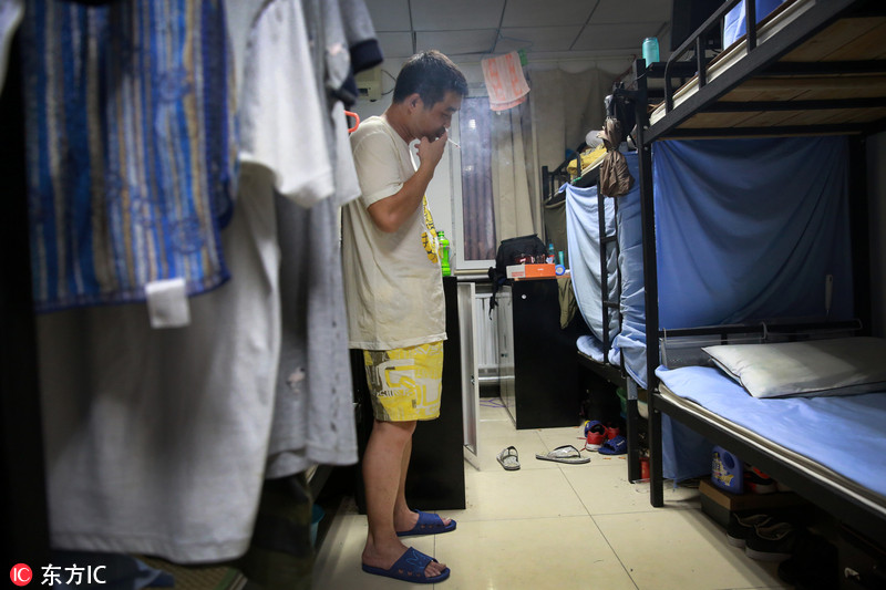 9 北漂新租客的"蜗居"生活 一张床两人睡房子比工作更难找