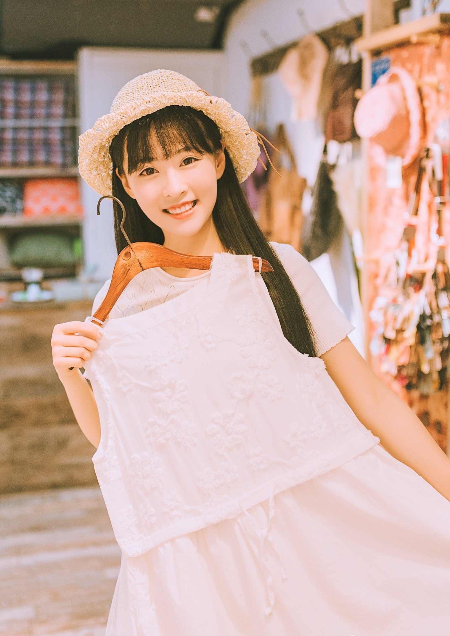 27 农业大学清纯学妹晒照 笑容甜美似"国民初恋"