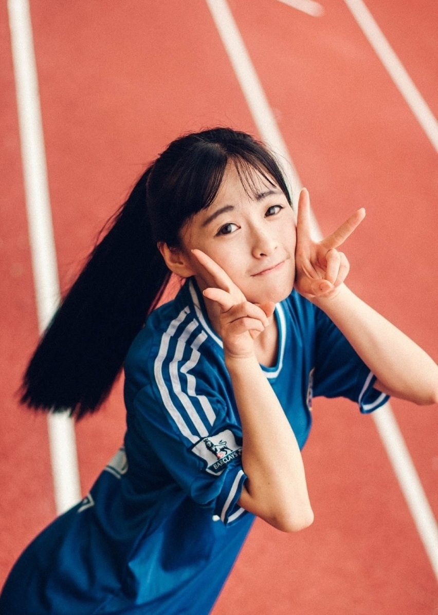 27 农业大学清纯学妹晒照 笑容甜美似"国民初恋"