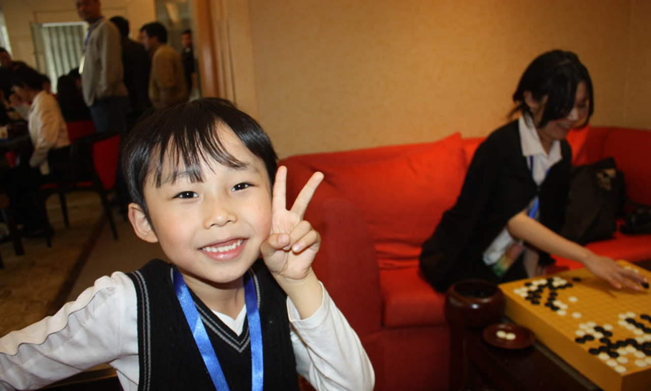 棋圣为国足痛饮绝版茅台 长子为日本出战