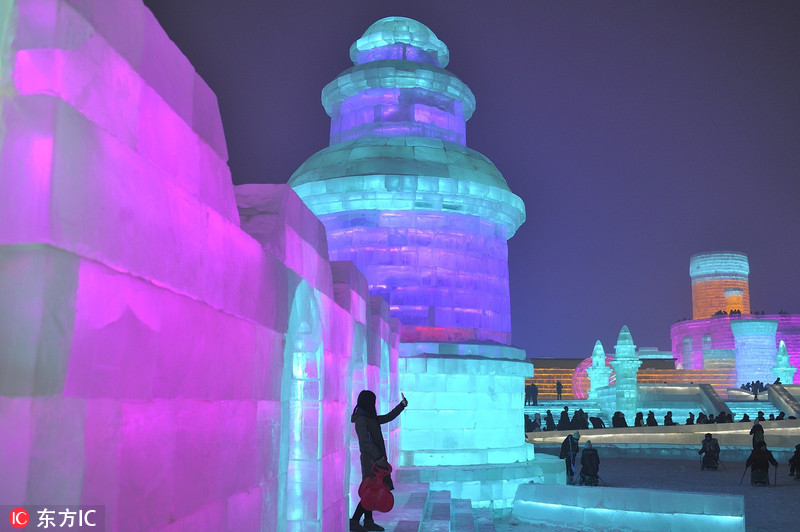 探秘哈尔滨国际冰雪节 梦幻水晶王国美到让你"瑟瑟发抖"