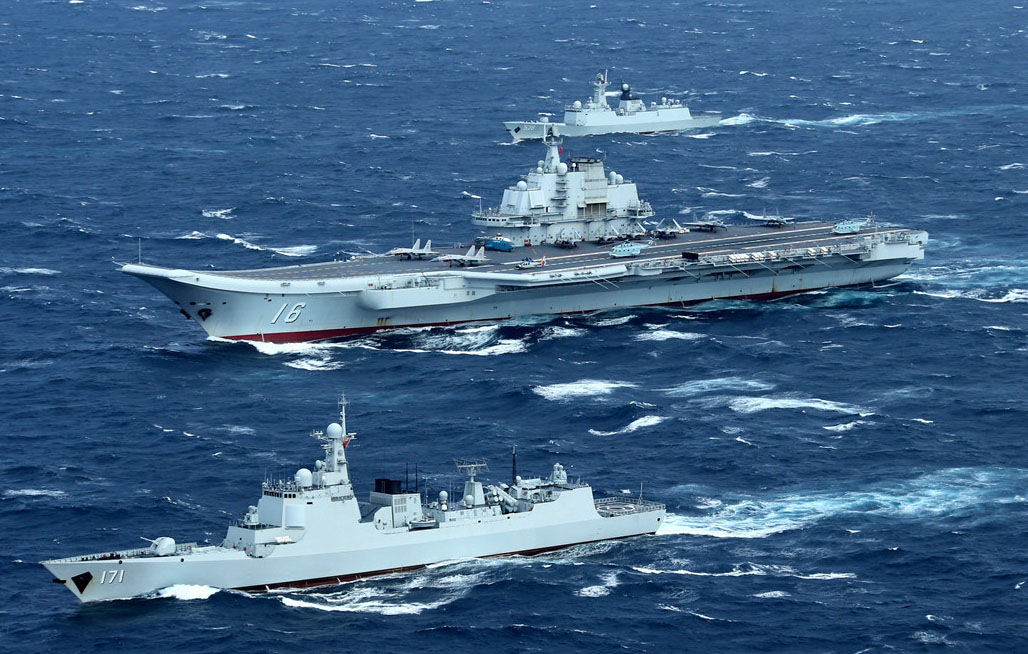 辽宁舰战斗群南海演练继续