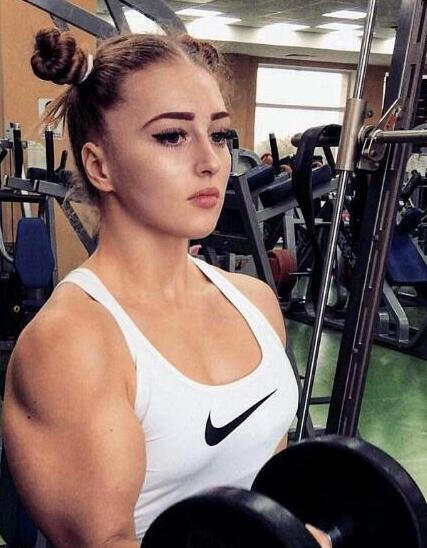 7 萝莉脸汉子身!金刚芭比的身材让人惊叹