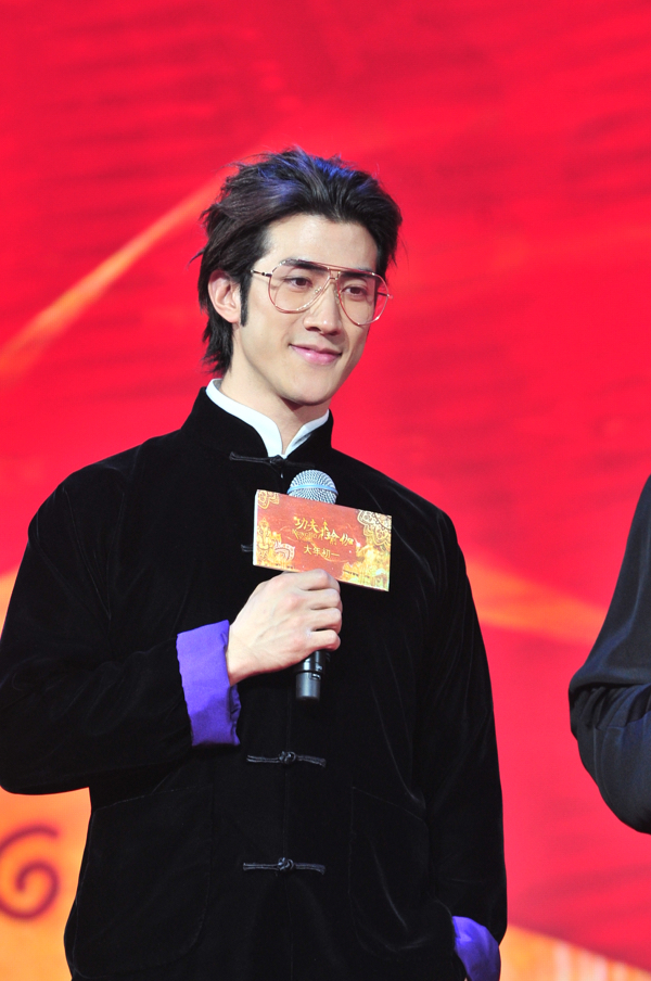 《功夫瑜伽》办印度舞会 成龙李治廷"尬舞"