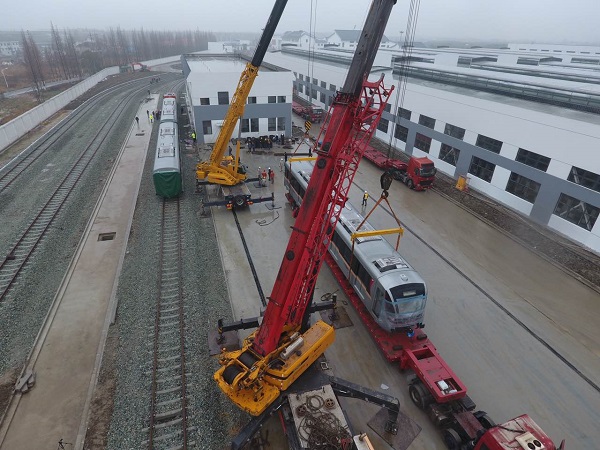 上海地铁新年迎新车 17一起看17号线新列车