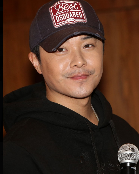 4 被曝出轨的陈思诚早前受访 表情不屑