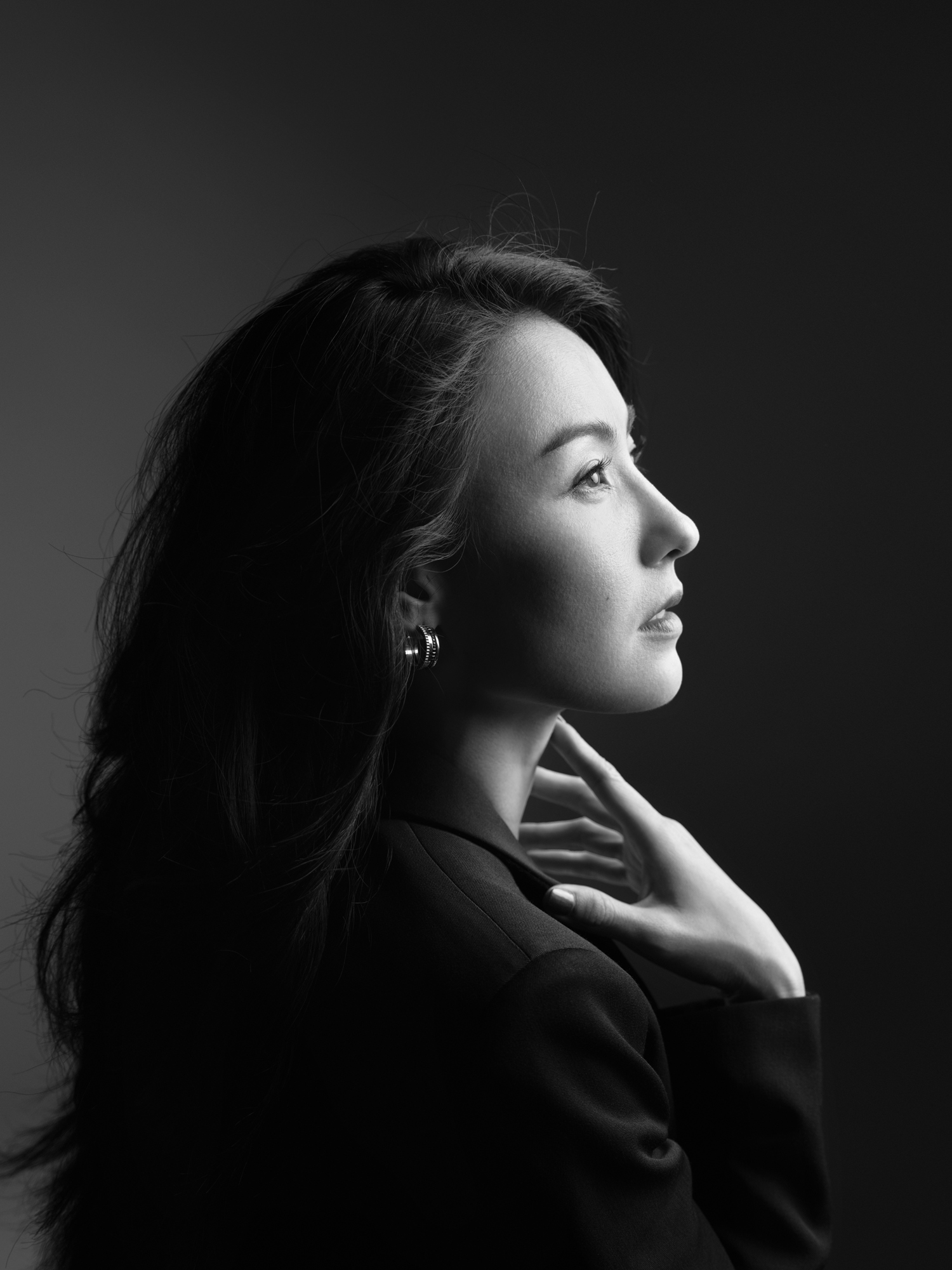 张柏芝黑白大片展示静谧之美