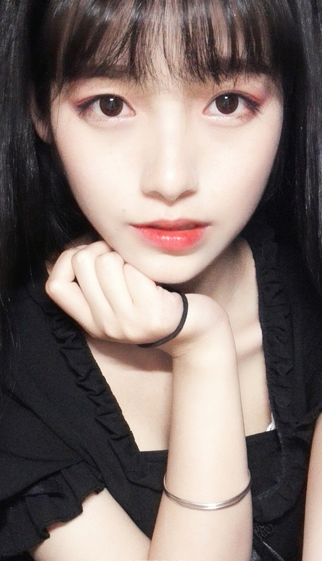 电子专业女神晒照"反差萌" 理工科女生也很美