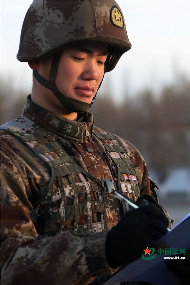 陆军重机枪训练子弹个头不小