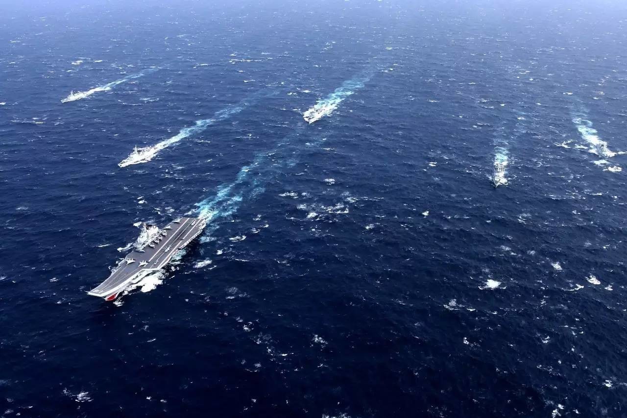 辽宁舰编队通过台湾海峡用了近一天 为啥如此"闲庭信步"?