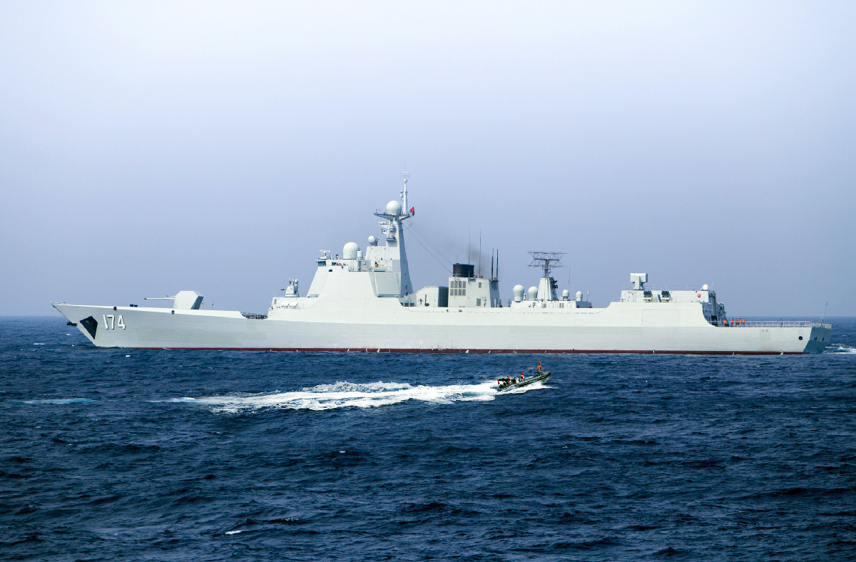 衡水号,573柳州号054a型导弹护卫舰以及963洪湖号保障船展开实战演练