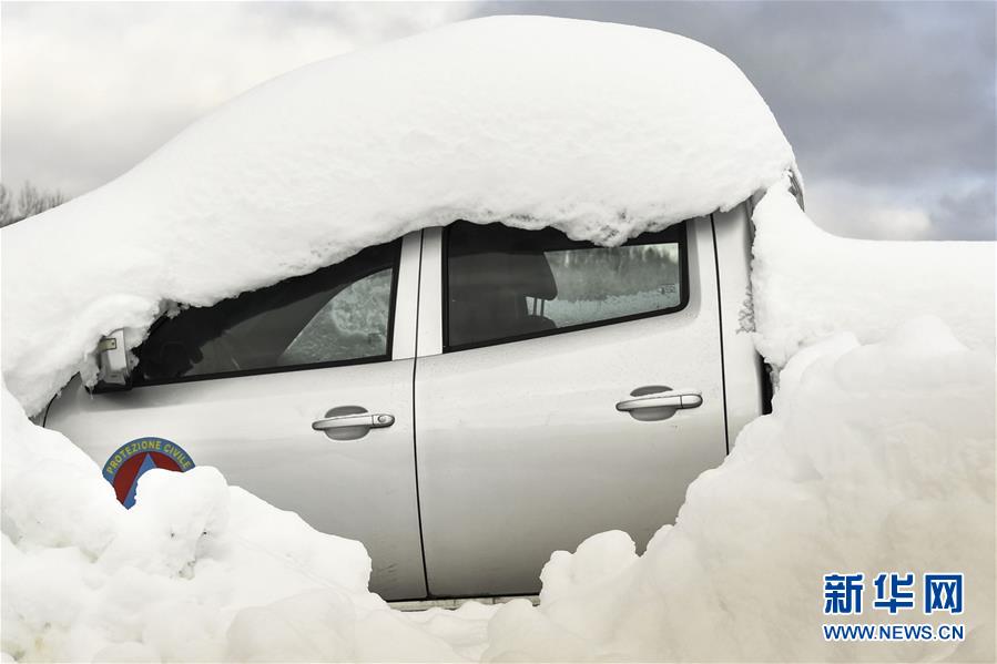 意大利中部地震引发雪崩 一宾馆被埋多人死亡(组图)