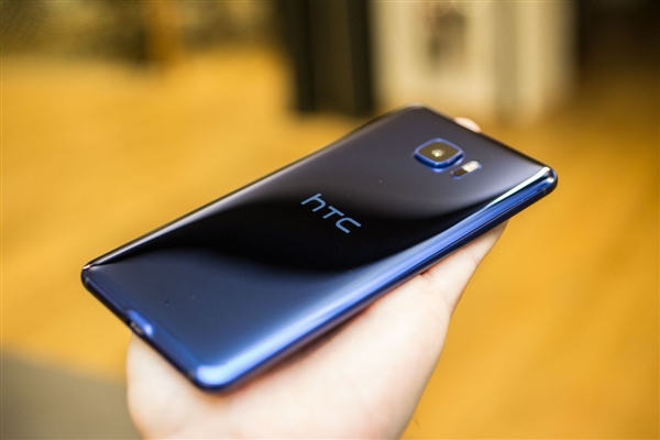 售价堪比iphone 7!htc u ultra蓝宝石特别版二月中旬开售
