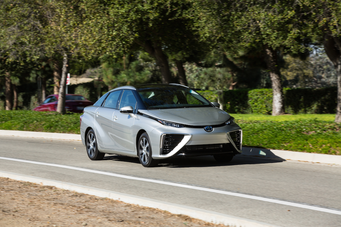 现在市场上还有其他几款fcv车型,包括本田clarity和现代途胜,其他汽车