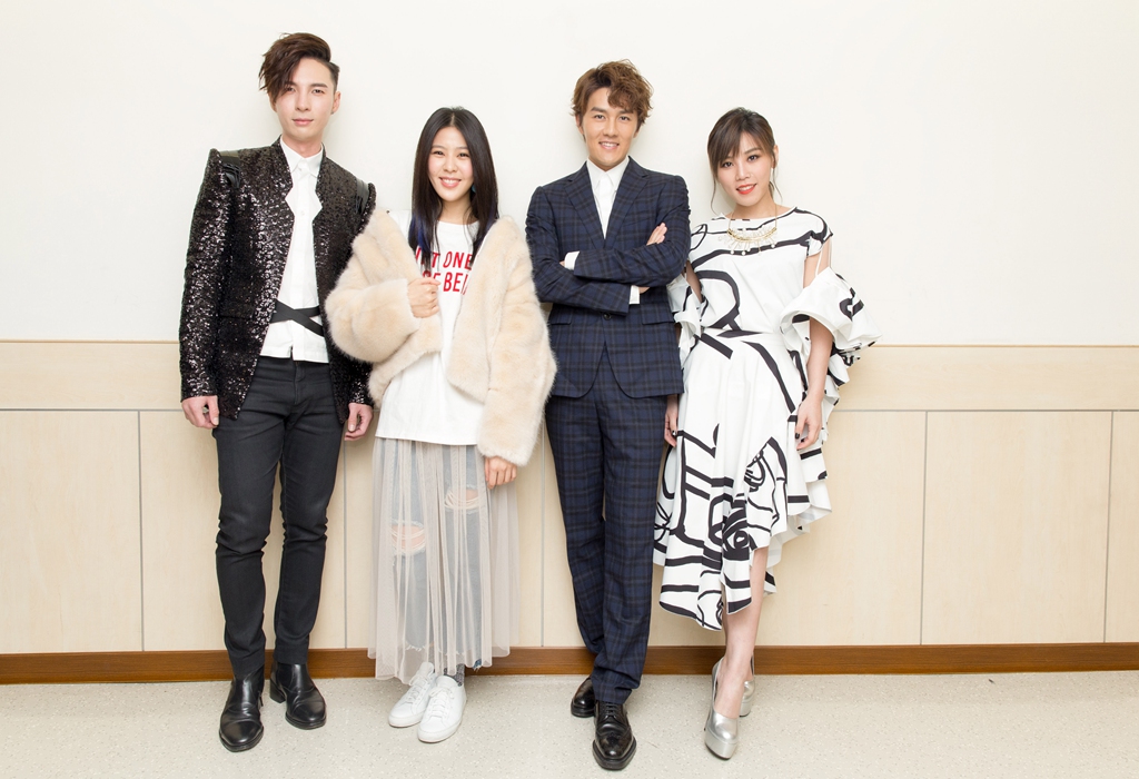 林俊杰吴克群携手华纳群星热烈开唱 艳惊四座