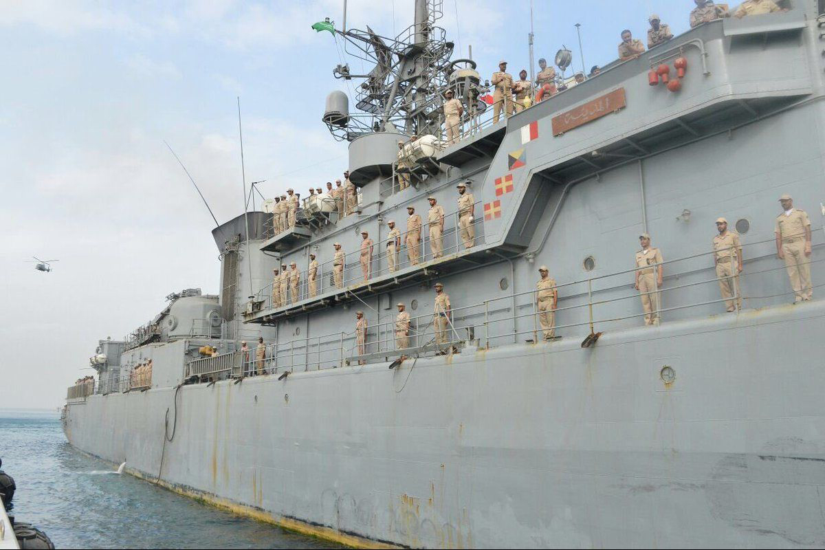 也门遭袭沙特护卫舰返回港口