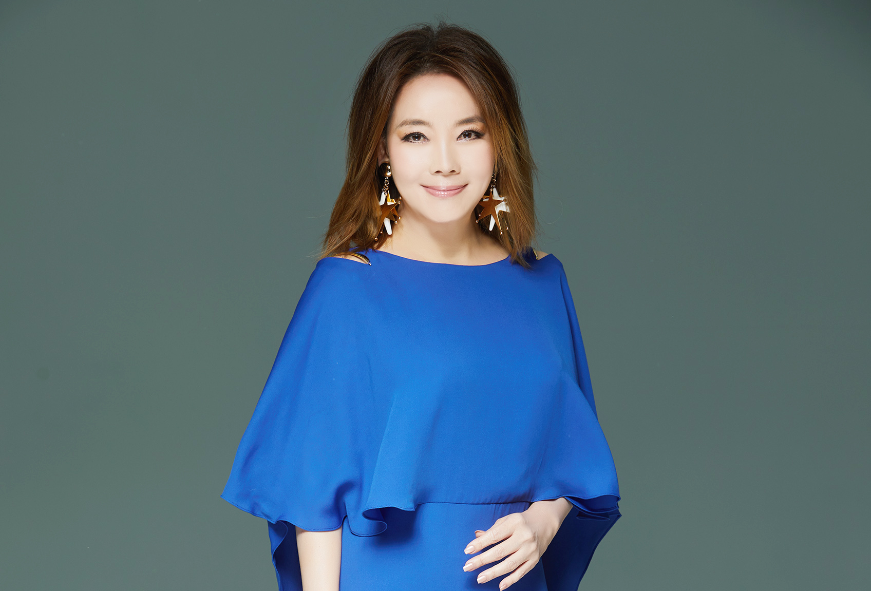 6 辛晓琪初春写真曝光 明媚气质尽显优雅魅力