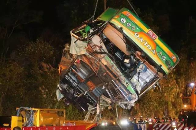 三方面检讨翻覆事故原因 透视台湾游览车乱象