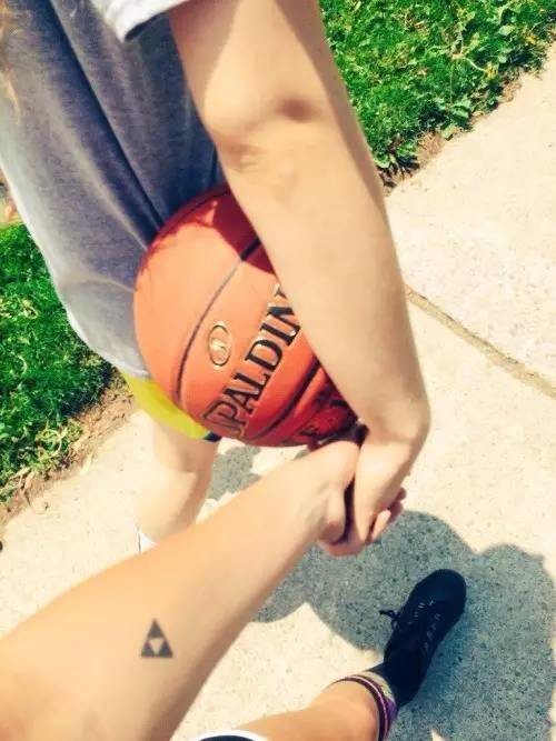 和爱的男孩谈恋爱究竟是什么样的体验转给那个你最爱的女孩吧