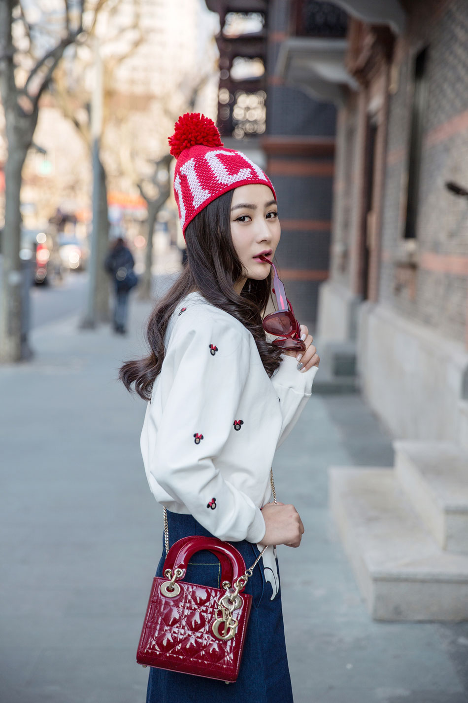 张维娜初春街拍曝光娇俏甜美氧气足