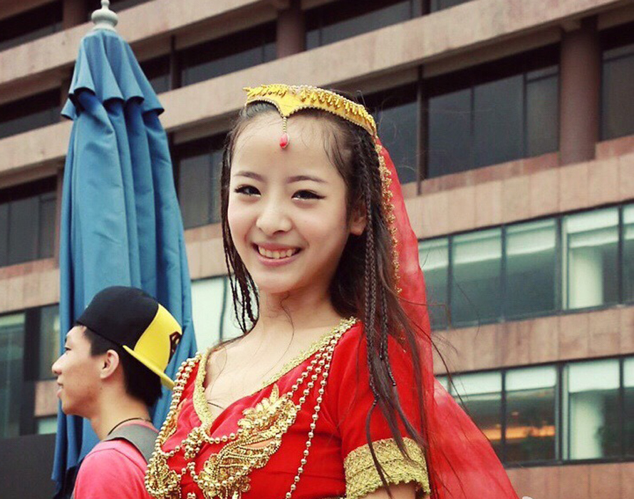 37 孙桐林美艳女友私照曝光 面容清纯爱自拍