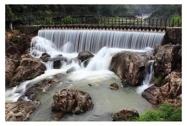 自驾路线:市区—甬台温高速观美出口下—桥墩镇,沿路标走可到景区.