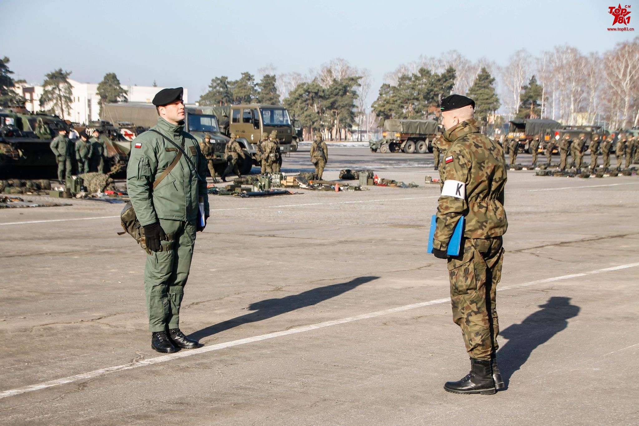 2017年2月,参加演习之前的波兰陆军第10骑兵旅坦克营的士兵整队集合.