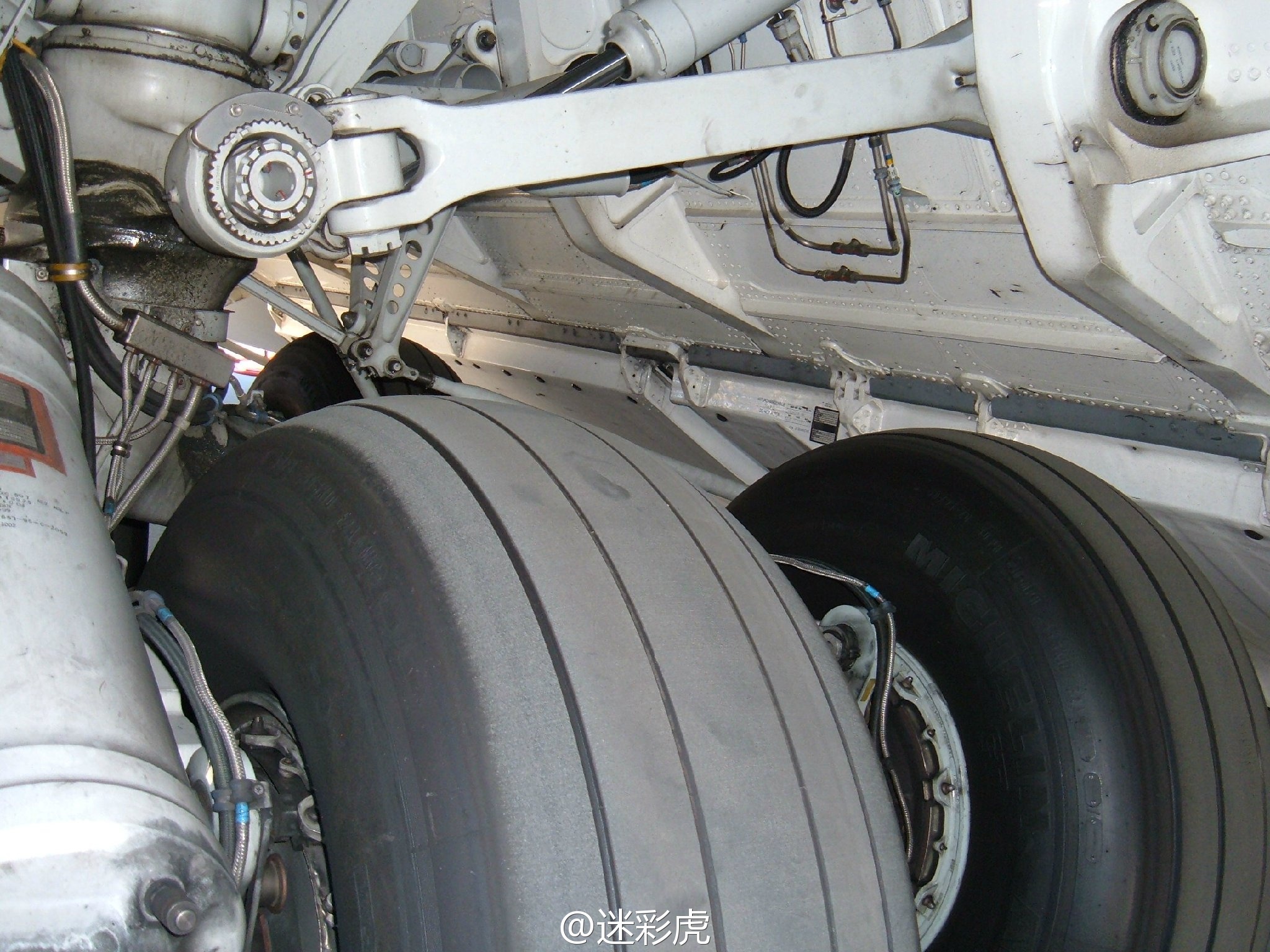 c17大运起落架细节果然粗壮