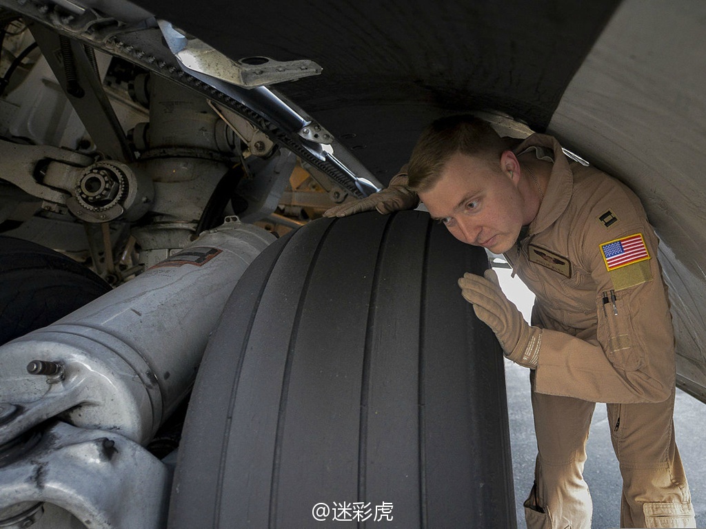 c17大运起落架细节果然粗壮